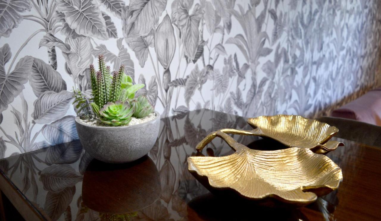 Apartment On Designed For Adults Sevilla