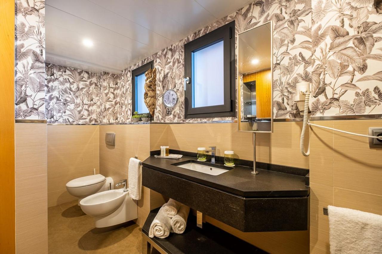 Apartment On Designed For Adults Sevilla